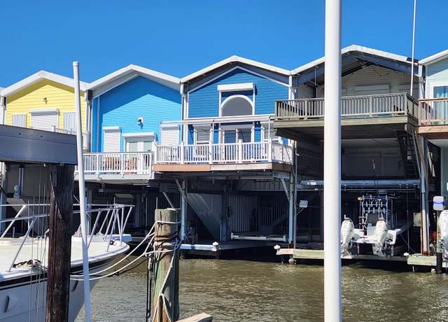 Property at Unit 97 Pirates Cove Lndg Unit BH 97, Grand Isle, LA 70358, 4 beds, 2.5 baths