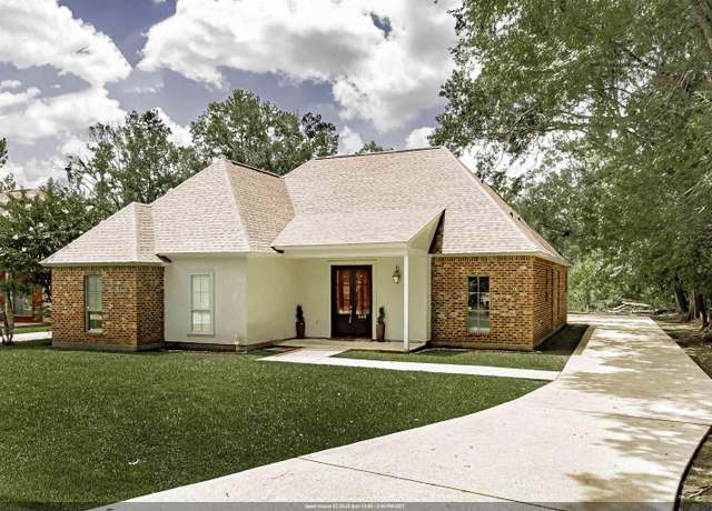 Property at 340 Sullivan St, Denham Springs, LA 70726, 4 beds, 4 baths