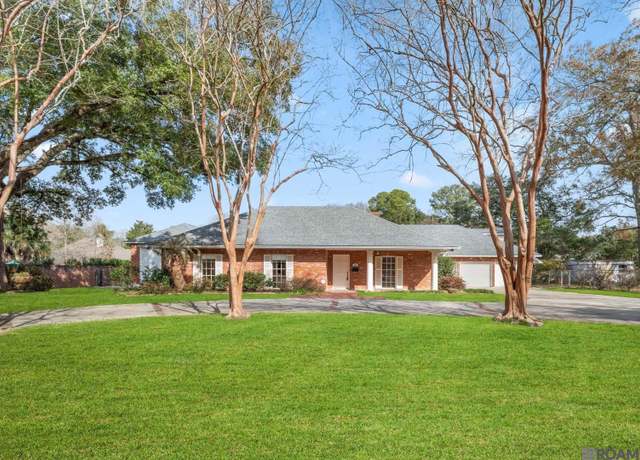 Property at 3847 Broussard St, Baton Rouge, LA 70808, 5 beds, 4 baths