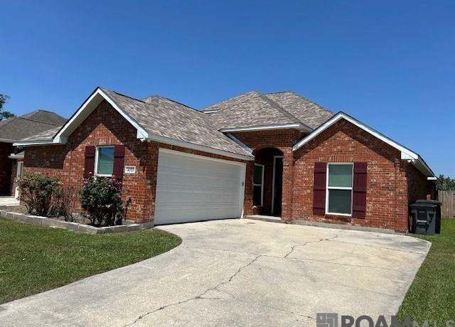 Property at 14737 Rhonda Ave, Baton Rouge, LA 70816, 3 beds, 2 baths