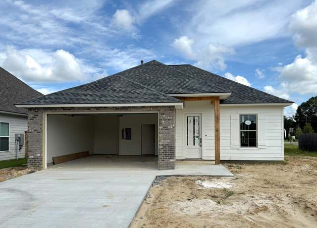 Property at 10495 Highcrest Dr, Denham Springs, LA 70706, 3 beds, 2 baths