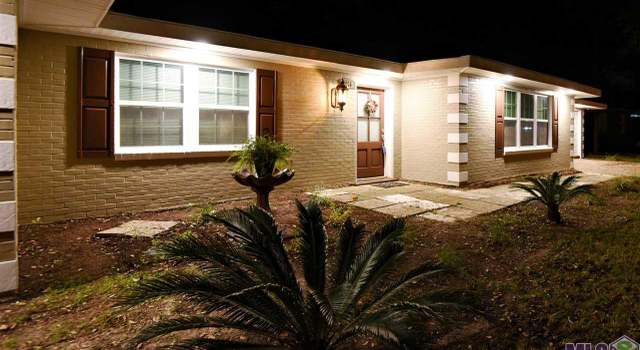 Photo of 7946 Oak View Dr, Baton Rouge, LA 70814