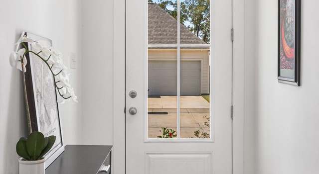 Photo of 9053 Southlawn Dr, Baton Rouge, LA 70808