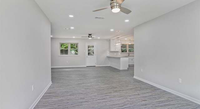 Photo of 10711 Carmel Dr, Baton Rouge, LA 70818