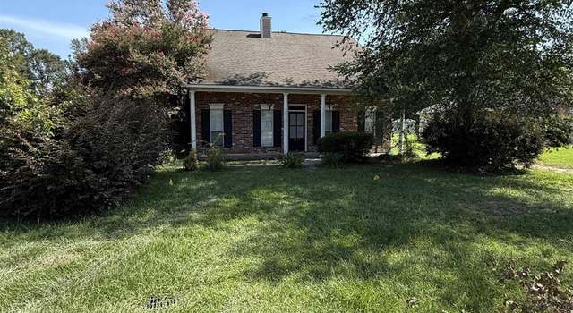 Photo of 8034 Versailles Dr, Denham Springs, LA 70706