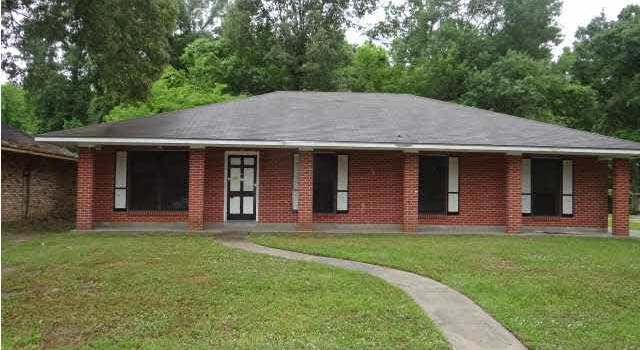 Photo of 6774 Pine Island Ave, Baton Rouge, LA 70811