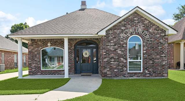 Photo of 2211 Hunters Trail Dr, Baton Rouge, LA 70816