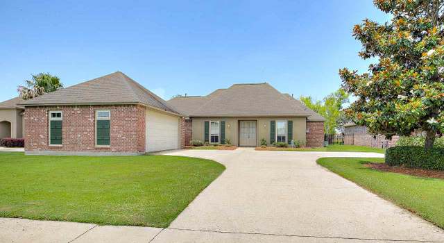 Photo of 4053 Moss Trail Dr, Zachary, LA 70791
