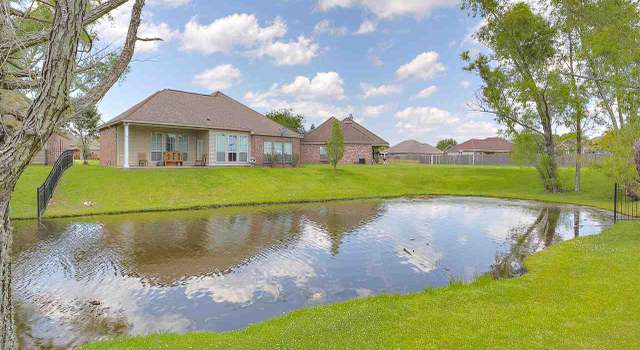 Photo of 4053 Moss Trail Dr, Zachary, LA 70791