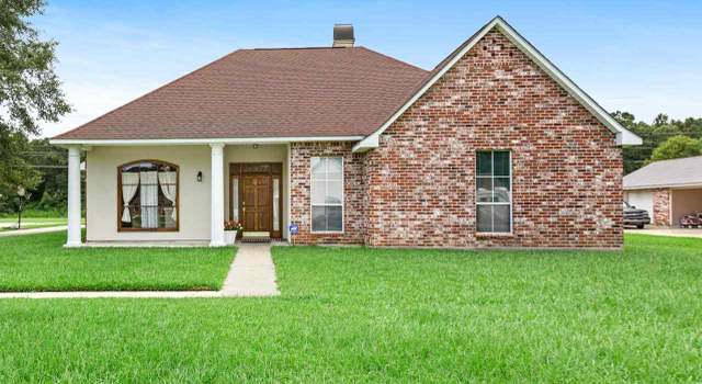 Photo of 10911 Norway Pine Dr, Greenwell Springs, LA 70739