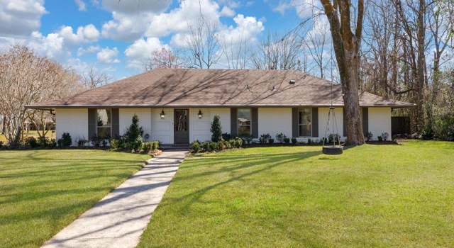 Photo of 1076 E Lakeview Dr, Baton Rouge, LA 70810