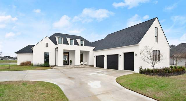 Photo of 7073 Fleur De Lis Dr, Zachary, LA 70791