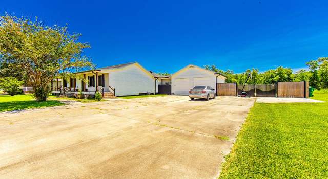 Photo of 317 Country Village Dr, Raceland, LA 70394