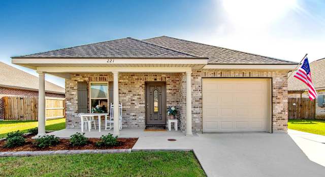 Photo of 221 Darwen Dr, Raceland, LA 70394