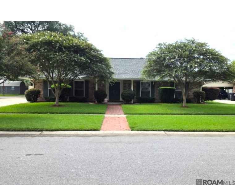 Photo of 12836 King John Pl Baton Rouge, LA 70815