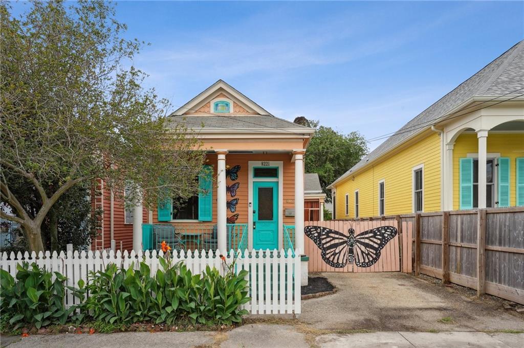 8221 Zimple St, New Orleans, LA 70118 | For Sale ($539,000