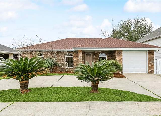 Property at 3228 Veronica Dr, Chalmette, LA 70043, 3 beds, 2 baths