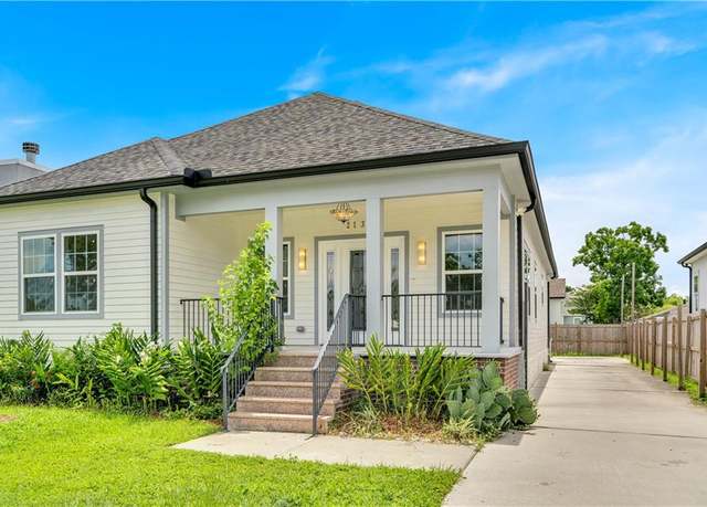 Property at 213 Beaver Dr, Arabi, LA 70032, 3 beds, 4 baths