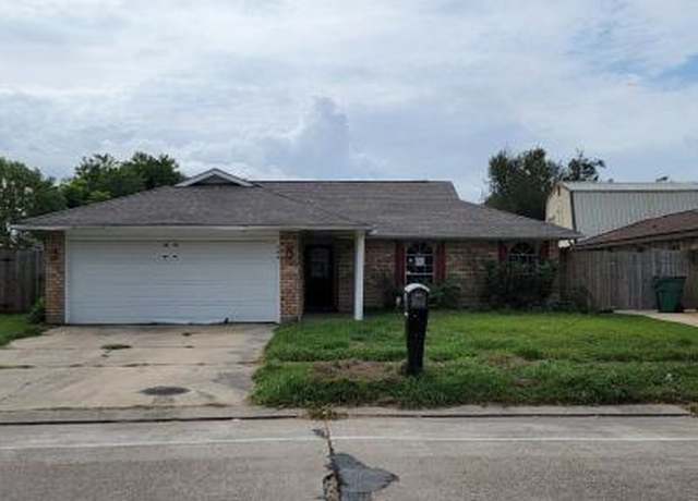Property at 396 Fairway Dr, La Place, LA 70068, 3 beds, 2 baths