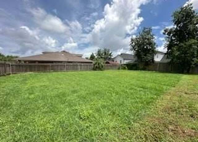 Property at 8404 Prince Dr, Chalmette, LA 70043