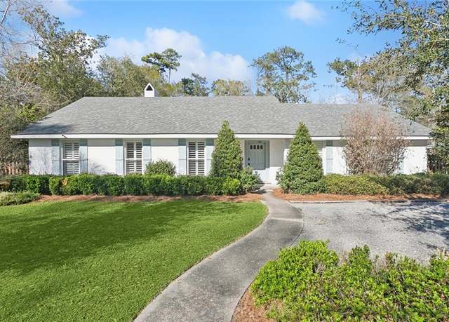 Property at 1128 W 11th Ave, Covington, LA 70433, 5 beds, 3 baths