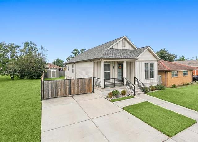 Property at 2104 Aycock St, Arabi, LA 70032, 3 beds, 2 baths