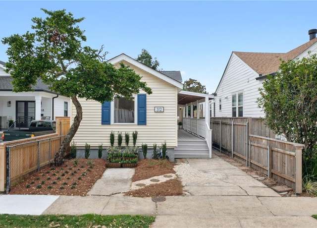 Property at 312 Papworth Ave, Metairie, LA 70005, 3 beds, 1.5 baths