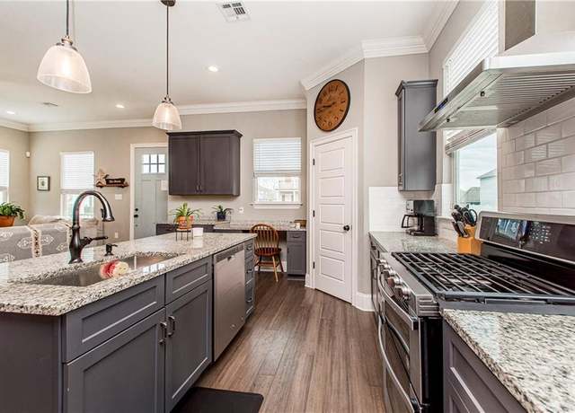 Property at 5 Leeward Ct, New Orleans, LA 70131, 4 beds, 2.5 baths