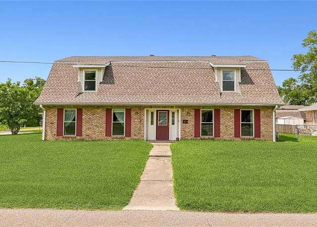 Property at 301 6th St, Norco, LA 70079, 4 beds, 2.5 baths