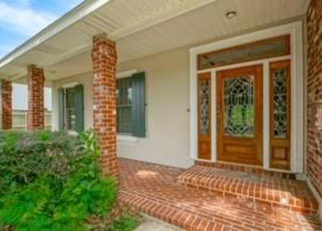 Property at 24 Berkley Ave, Harahan, LA 70123, 4 beds, 2.5 baths