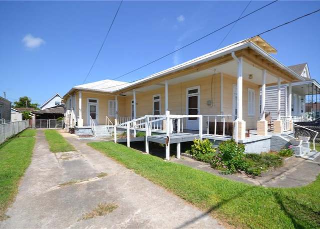Property at 426 Avenue A St, Marrero, LA 70072, 2 beds, 1 bath