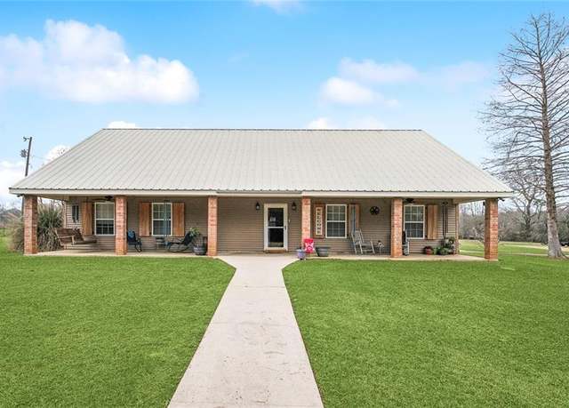 Property at 18477 Section Rd, Covington, LA 70435, 2 beds, 3 baths