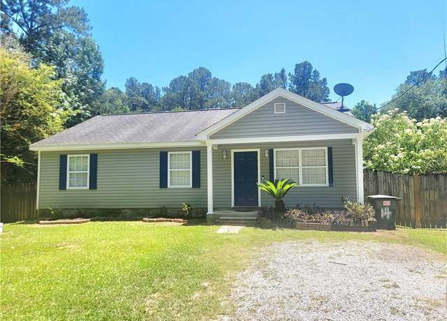 Property at 1438 Jasmine St, Mandeville, LA 70448, 3 beds, 2 baths