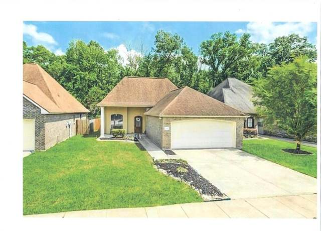 Property at 6342 Surrey Ln, Zachary, LA 70791, 3 beds, 2 baths