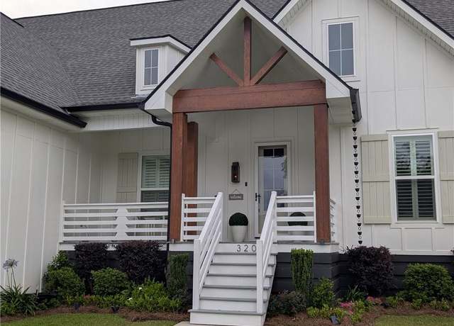 Property at 320 Oak Hollow Dr, Madisonville, LA 70447, 4 beds, 3.5 baths