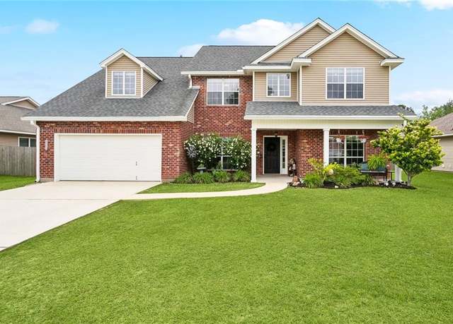 Property at 233 Arian Ln, Covington, LA 70433, 5 beds, 3 baths