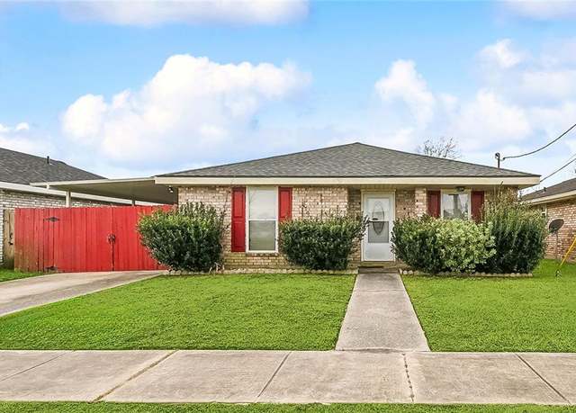 Property at 2708 Shannon Dr, Violet, LA 70092, 3 beds, 2 baths