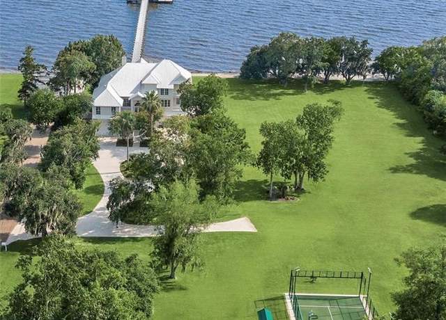 Property at 100 Mulberry Ave, Mandeville, LA 70448, 3 beds, 4.5 baths