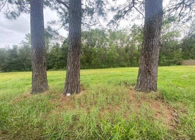 Property at 1641 Heights Dr, St Bernard, LA 70085