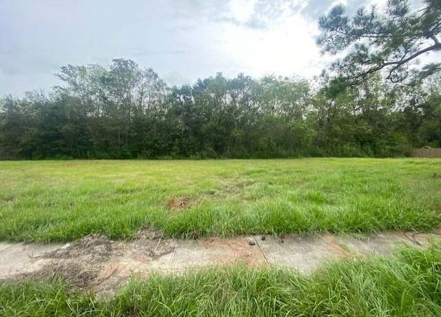 Property at 1643 Heights Dr, St Bernard, LA 70085