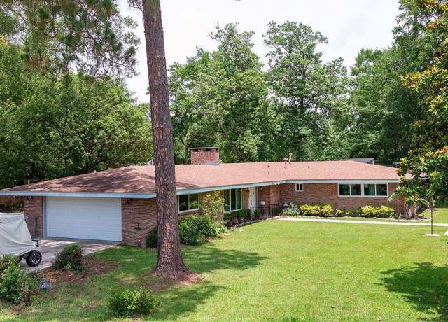 Property at 1465 Eleventh St, Slidell, LA 70458, 4 beds, 2.5 baths