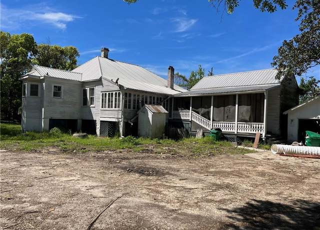 Property at 1050-52 Hwy 628, La Place, LA 70068, 3 beds, 2 baths