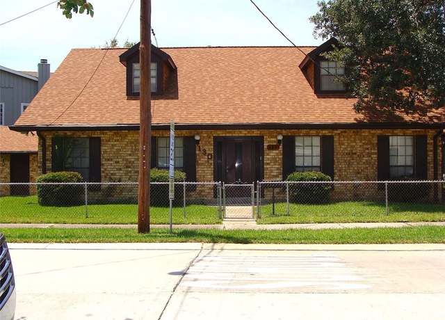 Property at 130 Carrollton Ave, Metairie, LA 70005, 3 beds, 2 baths