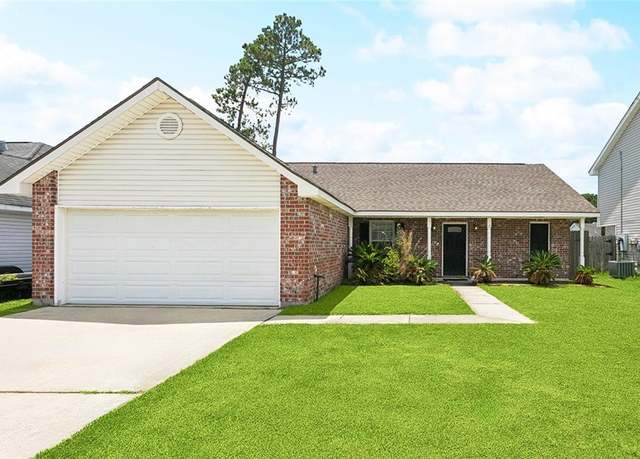 Property at 1243 Admiral Nelson Dr, Slidell, LA 70461, 3 beds, 2 baths