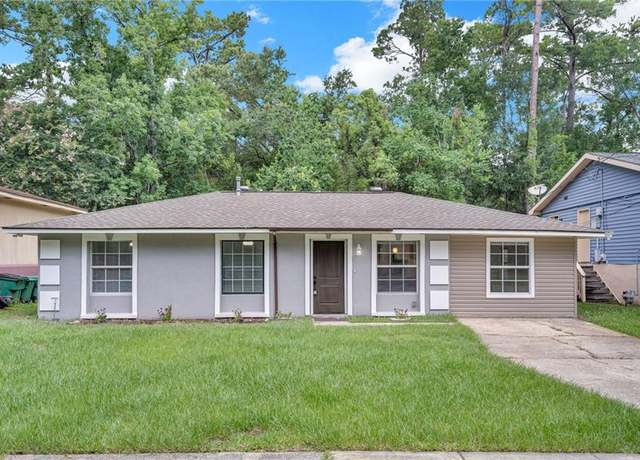 Property at 1128 Tupelo St, Slidell, LA 70458, 3 beds, 2 baths