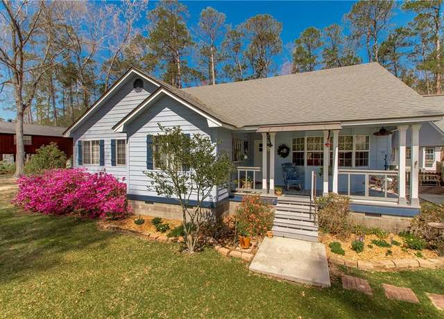 Property at 31519 River Pines Dr, Springfield, LA 70462, 3 beds, 2 baths