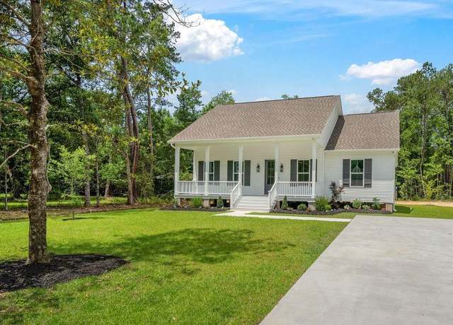 Property at 71131 Sanders St, Abita Springs, LA 70420, 3 beds, 2 baths