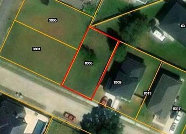 Property at 8305 Prince Dr, Chalmette, LA 70043