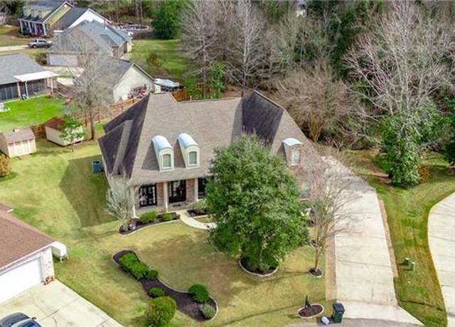 Property at 109 Castine Oaks Dr, Mandeville, LA 70448, 4 beds, 2.5 baths