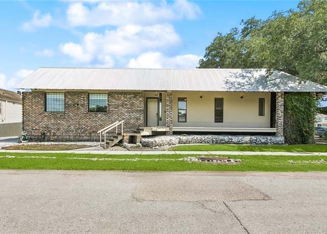 Property at 6000 Franklin Ave, New Orleans, LA 70122, 4 beds, 2 baths